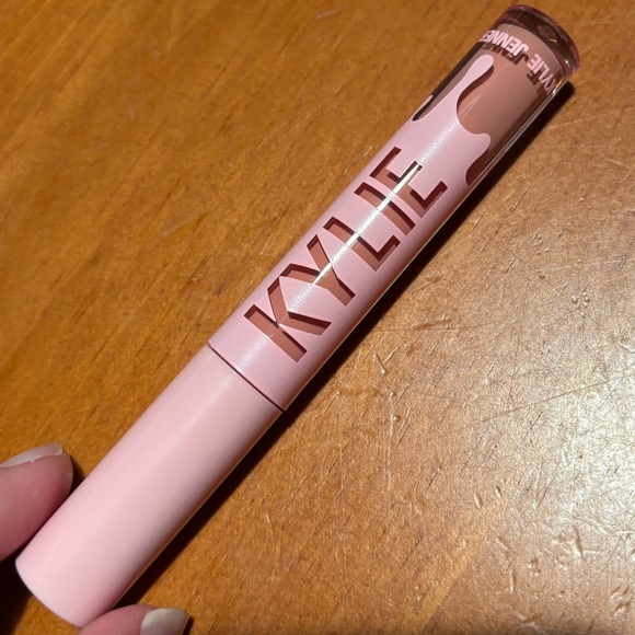 Kylie Lip Shine Lacquer You’re Cute Jeans - Picture 1 of 16